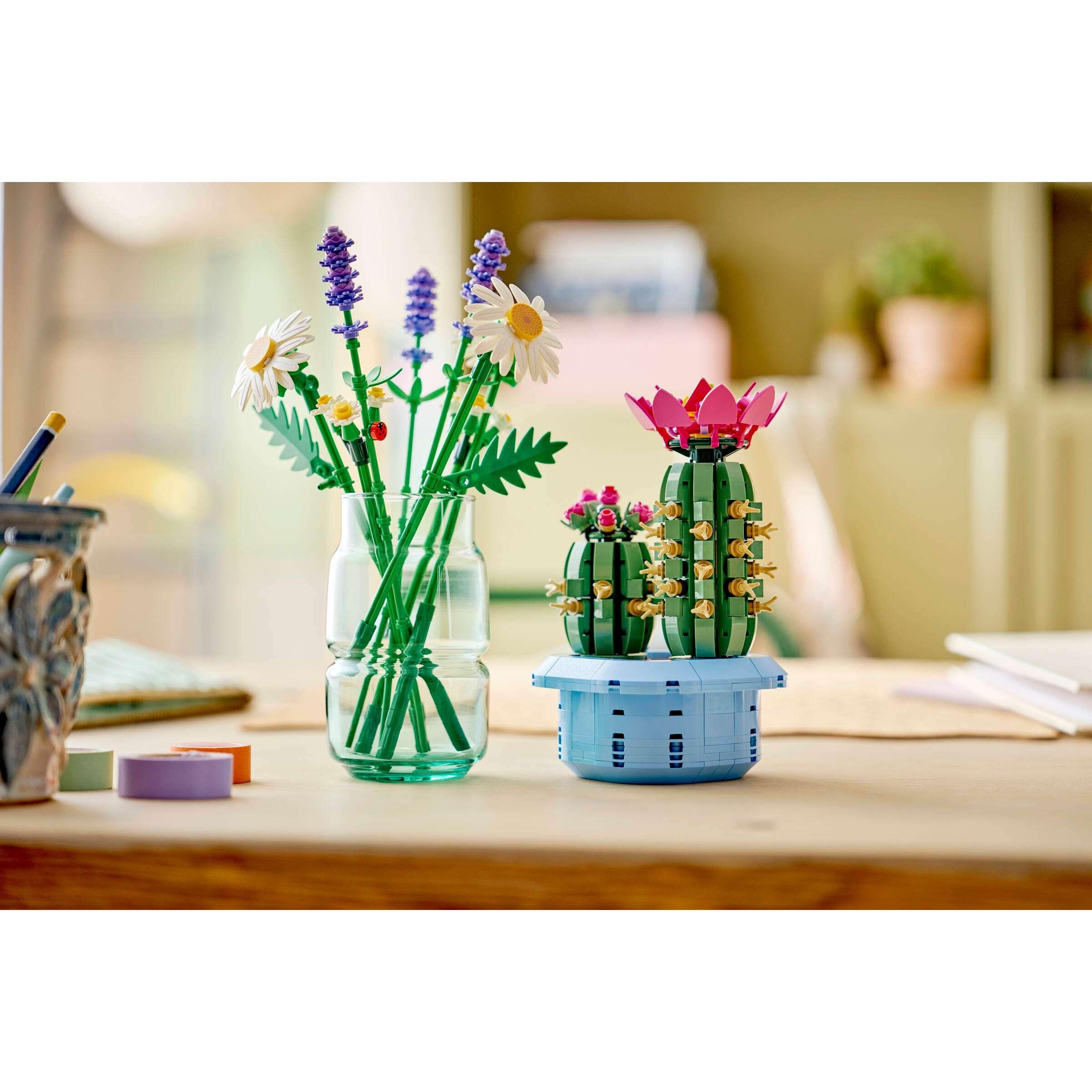 BOTANICALS - Flowering Cactus